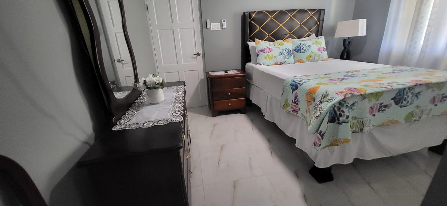 2 BED ROOMS / WITH COMPLIMENTARY BREAKFAST