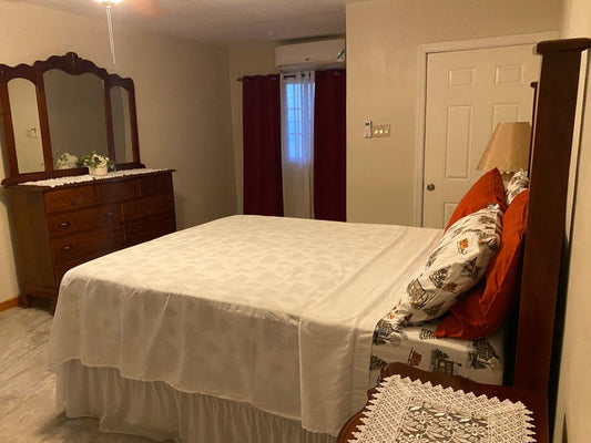 MEDIUM ONE BEDROOM $90USD / 13,000JMD